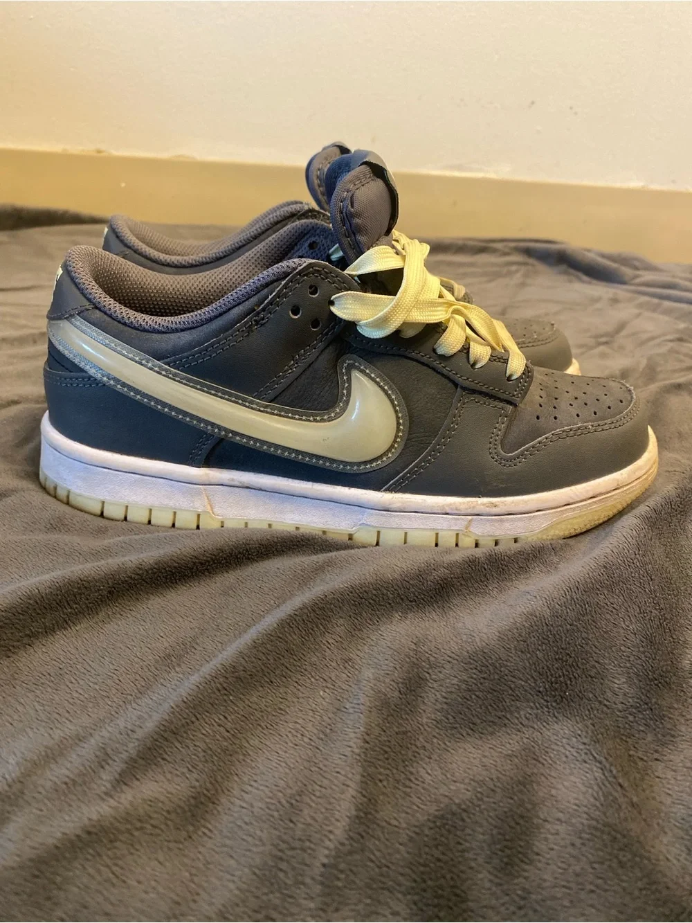 Nike Kids Low-Top Sneakers in Iron Grey and Cool Lime
